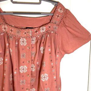 Torrid Women's Short Sleeve Embroidered Square Neck Top Size 2 Loose Fitting